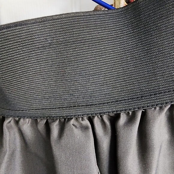 Aritzia Wilfred Gray Silk Skirt Tulip Hem Size 6 - Picture 4 of 9